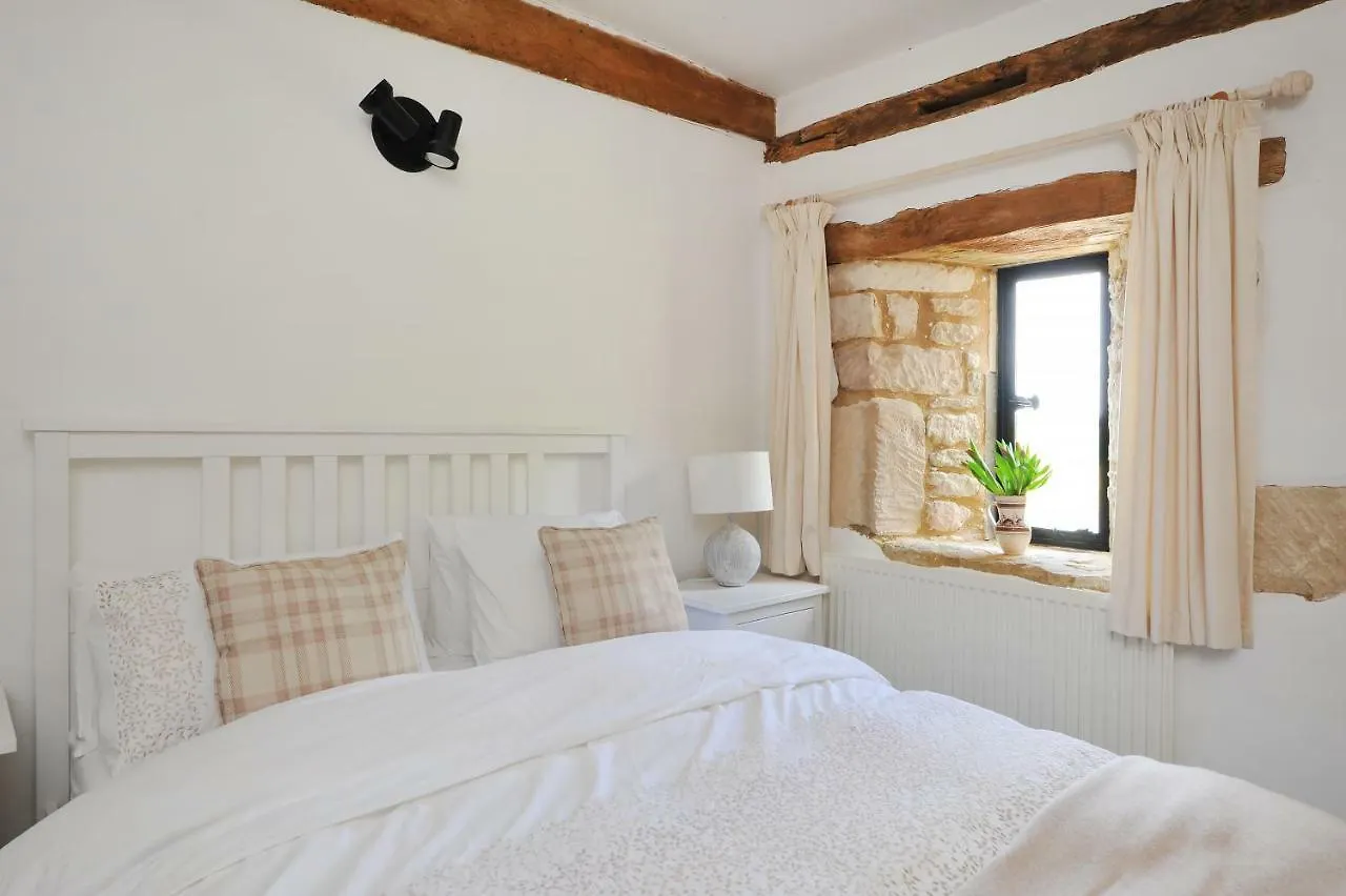 Homestay Thistle Barn Apartment Bath